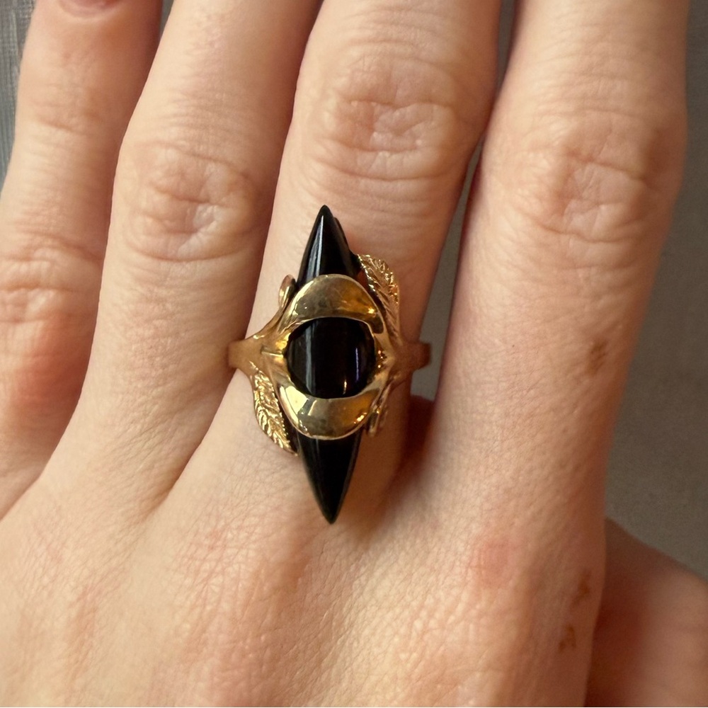 Vintage Solid 14k Yellow Gold 
Marquise Black Onyx Ring 5.4 Grams Size 6 1/2. - Picture 2 of 6